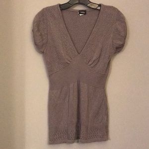 Vanity V-neck fine knit blouse